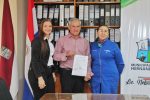 Firma de convenio entre la Municipalidad de Hernandarias y Teletón