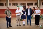 ENTREGA DE MEDIA BECAS EN EL COLEGIO NACIONAL SANTO DOMINGO DE GUZMÁN DEL BARRIO SAN FRANCISCO 